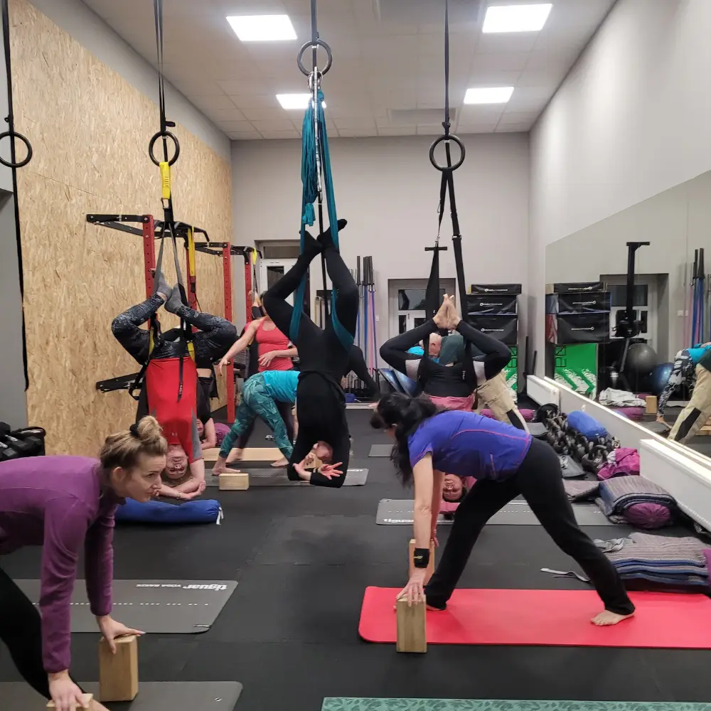 Joga Pabianice gdzie warto klub Fitness Fabryka Dzika zajęcia fitness